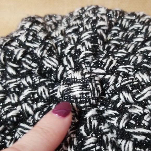 Black/White hat - Picture 5 of 8